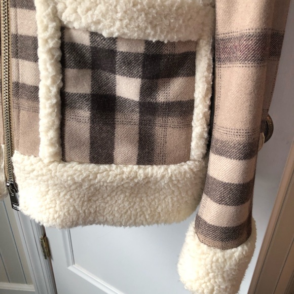 GORGEOUS NWOT  BURBERRY WOOL/SHEARLING TRIM PLAID - Picture 3 of 8